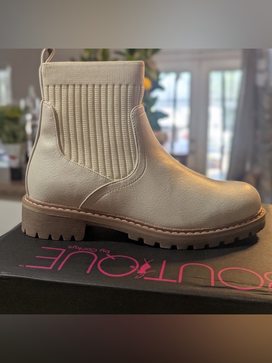 Corkys Shoes - Corkys Cream Ribbed Chelsea Ankle Boots